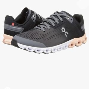 On Running Women's Cloudflow, Size 10